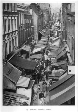 Photo:Berwick Street Market, 1930s